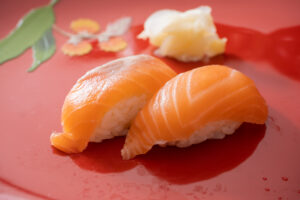 世界で愛されるサーモン寿司とは？